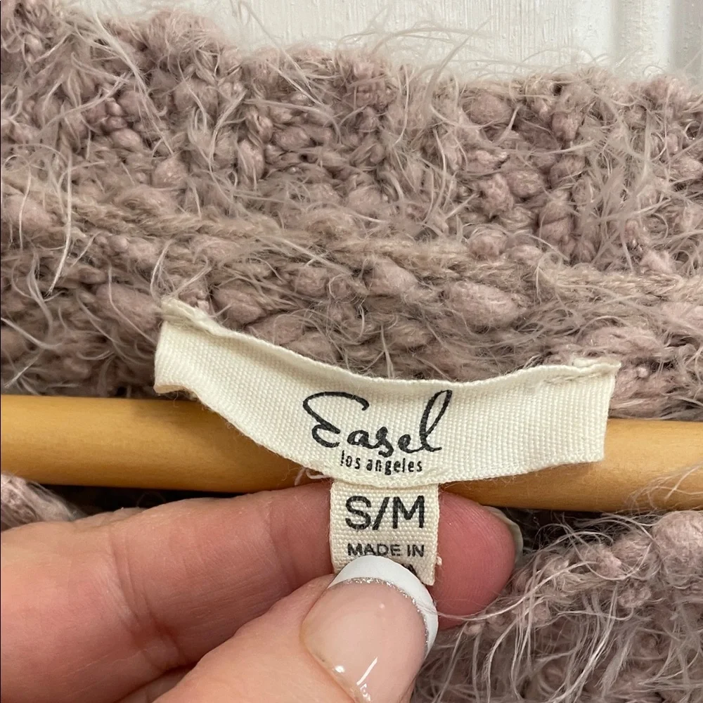 easel cozy blush